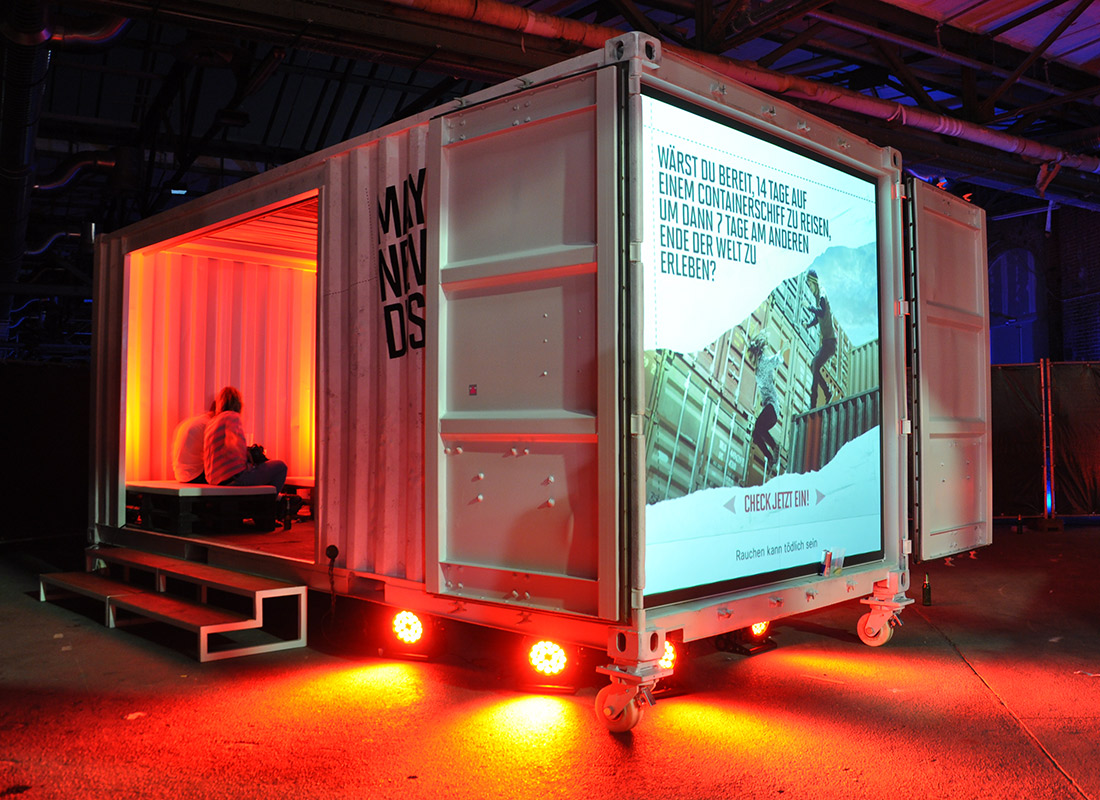 TwoTimesTwentyFeet_Marlboro_party_Event_Promotion_container_Backpro_Bildschirm_container_Roadhow_2x20ft_werbung_container_architektur_cargotecture_mobil_struktur